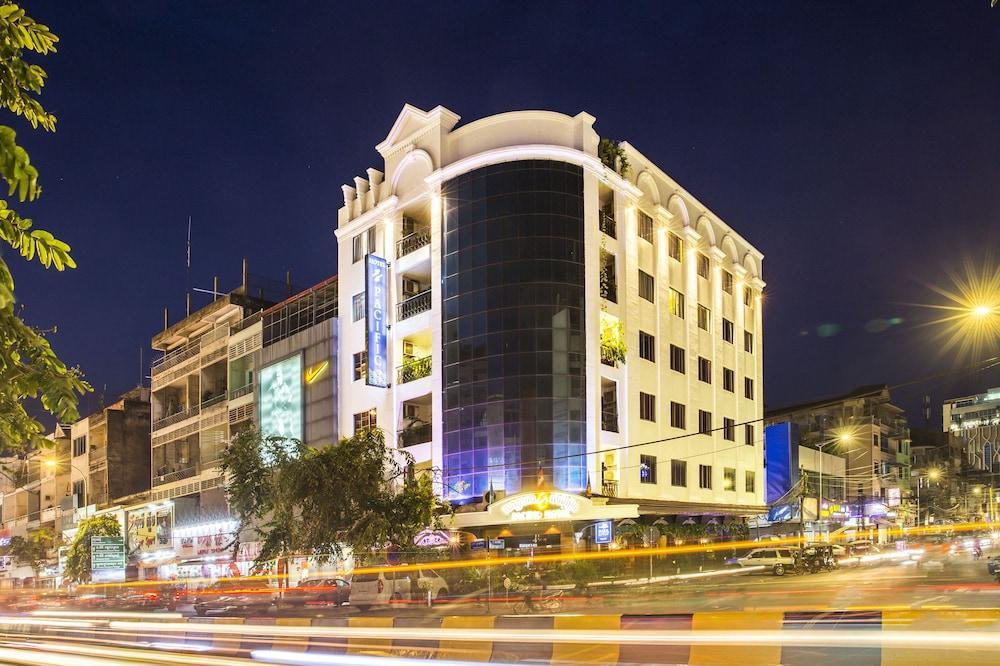 Pacific Hotel Phnom Penh Exterior photo